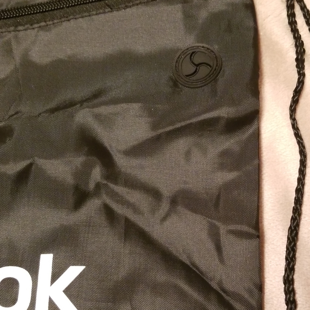 NWOT light nylon Reebok backpack - Picture 2 of 5
